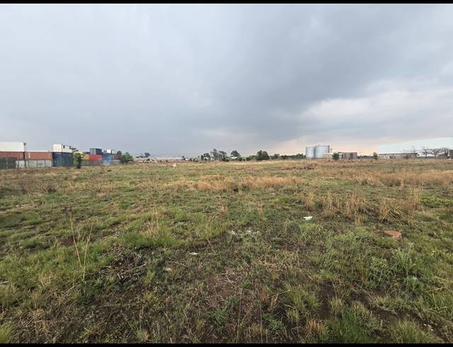 76,400M² VACANT LAND FOR SALE IN APEX